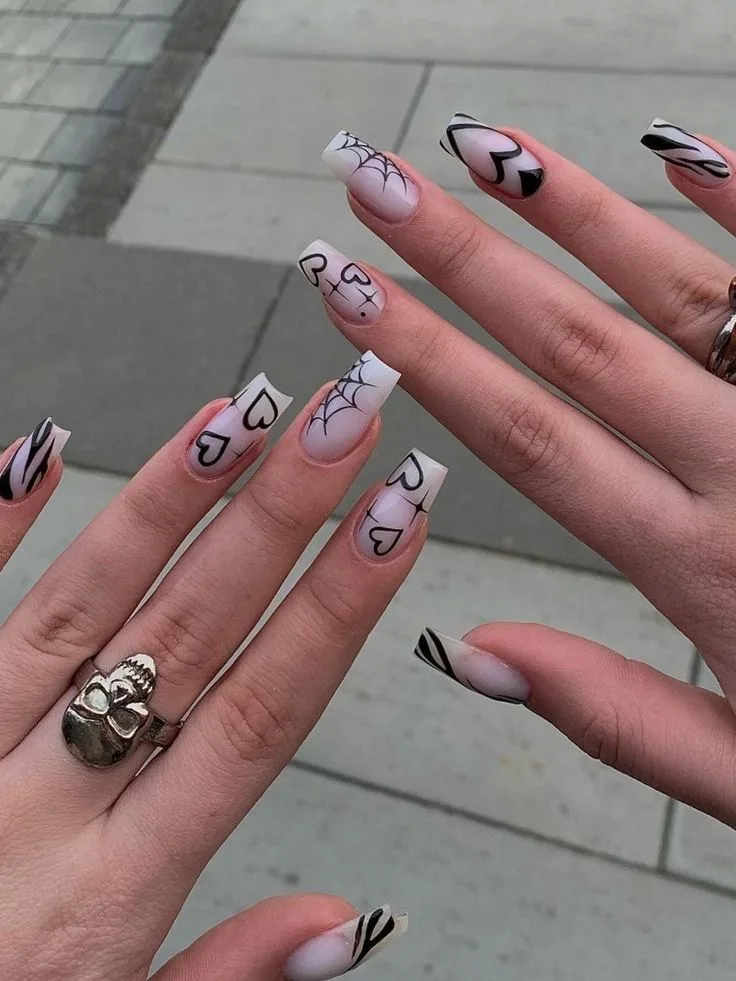 Exploring Black & White Nail Art