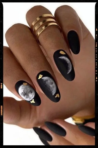 Classic Elegance: Make a Statement with Stylish Black Spherical Nails