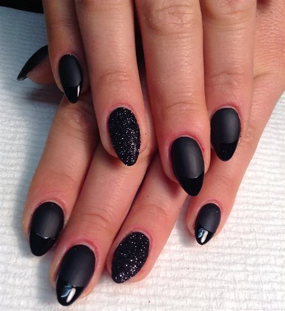 Classic Elegance: Make a Statement with Stylish Black Spherical Nails