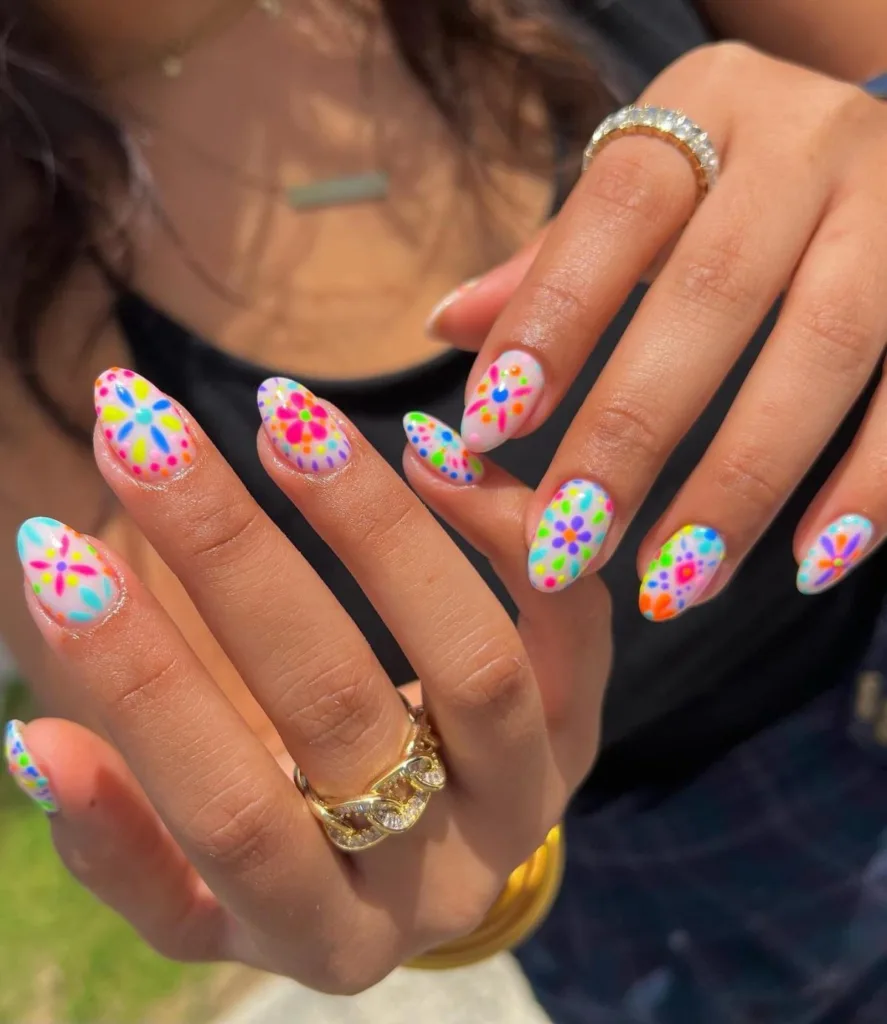 Bold and Vibrant Color Combinations for Statement Nails