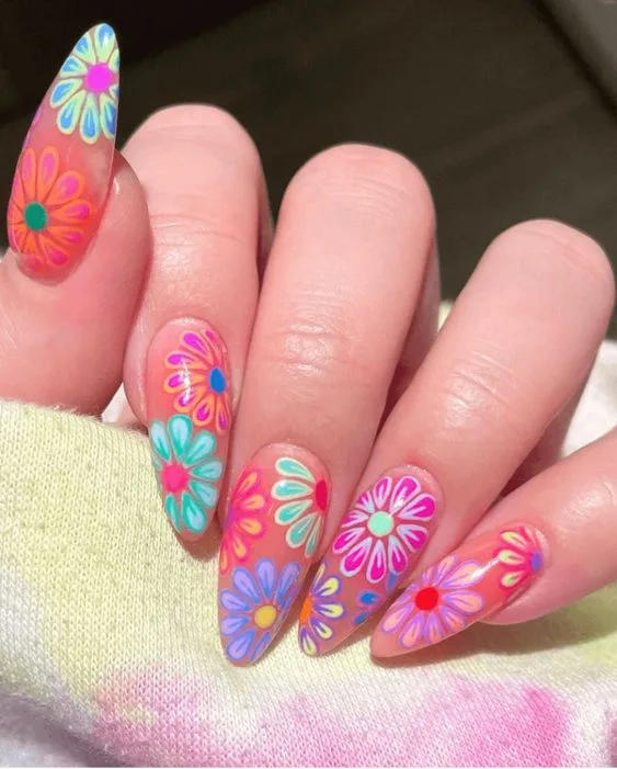 Modern Techniques in Chic Flower Nail Art