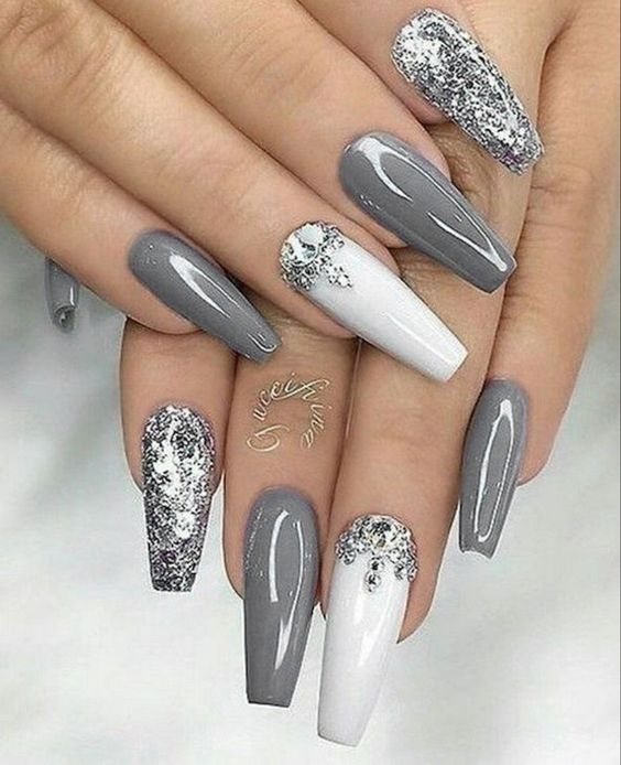 The Versatility of Gray Nail Polish