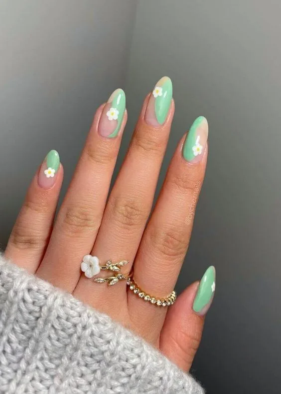 Make a Statement: 45 Gorgeous Mint Green Nail Ideas for the Year Ahead