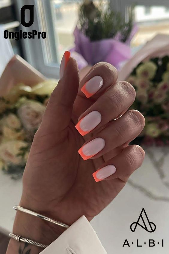 Retro and Glamorous Orange Nails