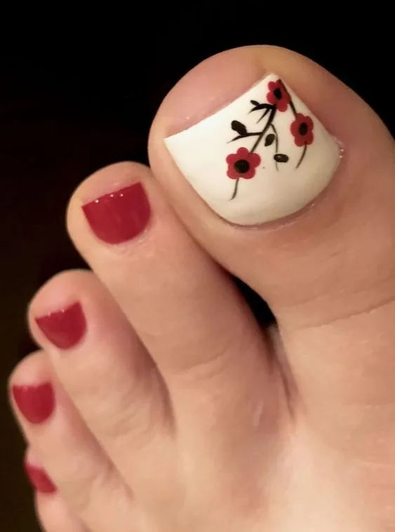 Take Your Pedicure to the Next Level: Rock Daring Pink Floral Toe Nail Designs